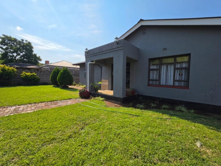 3 Bedroom Property for Sale in Beaconsfield Northern Cape